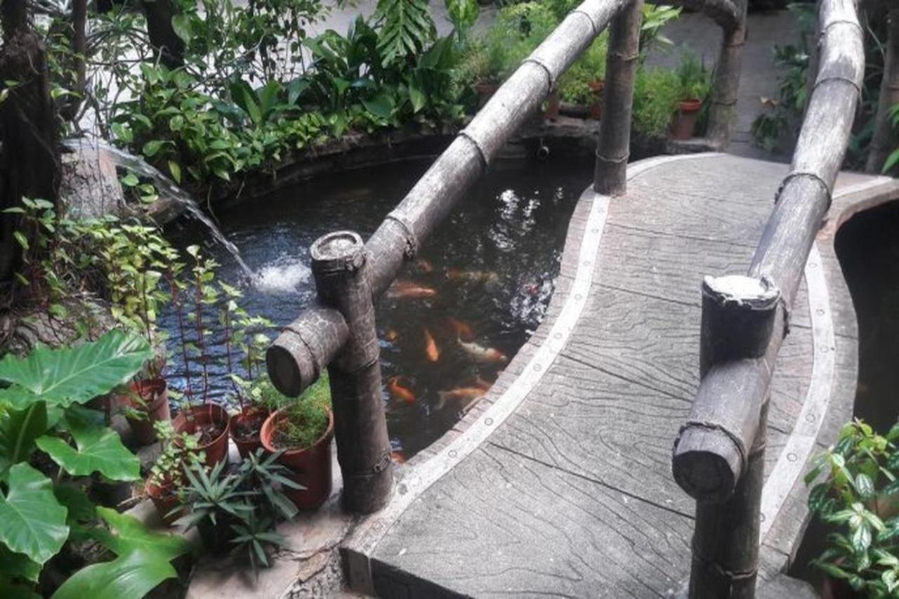 Hotel Airlangga Mataram Buitenkant foto