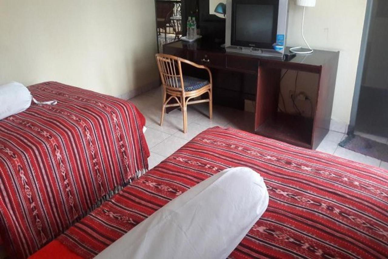 Hotel Airlangga Mataram Buitenkant foto