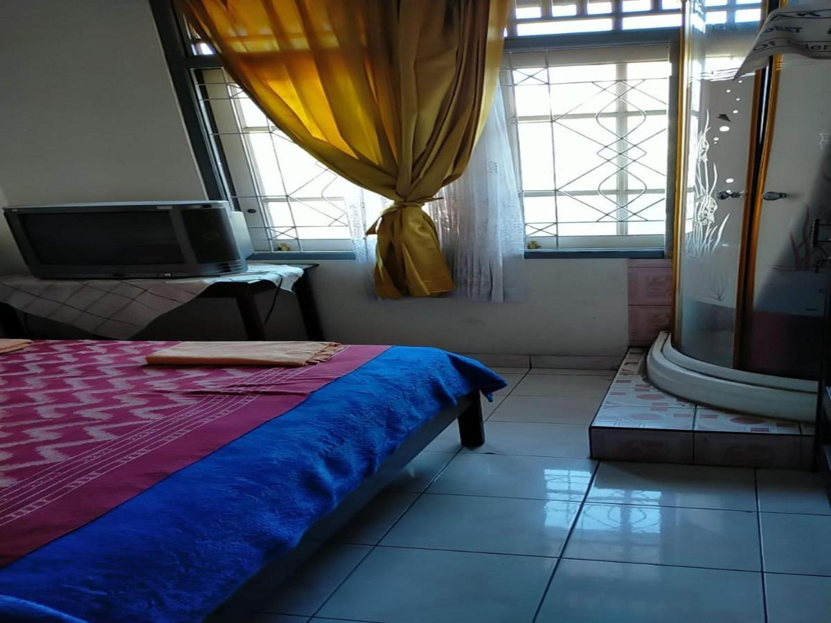 Hotel Airlangga Mataram Buitenkant foto